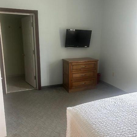 Sackets Harbor Harbor House Inn מראה חיצוני תמונה