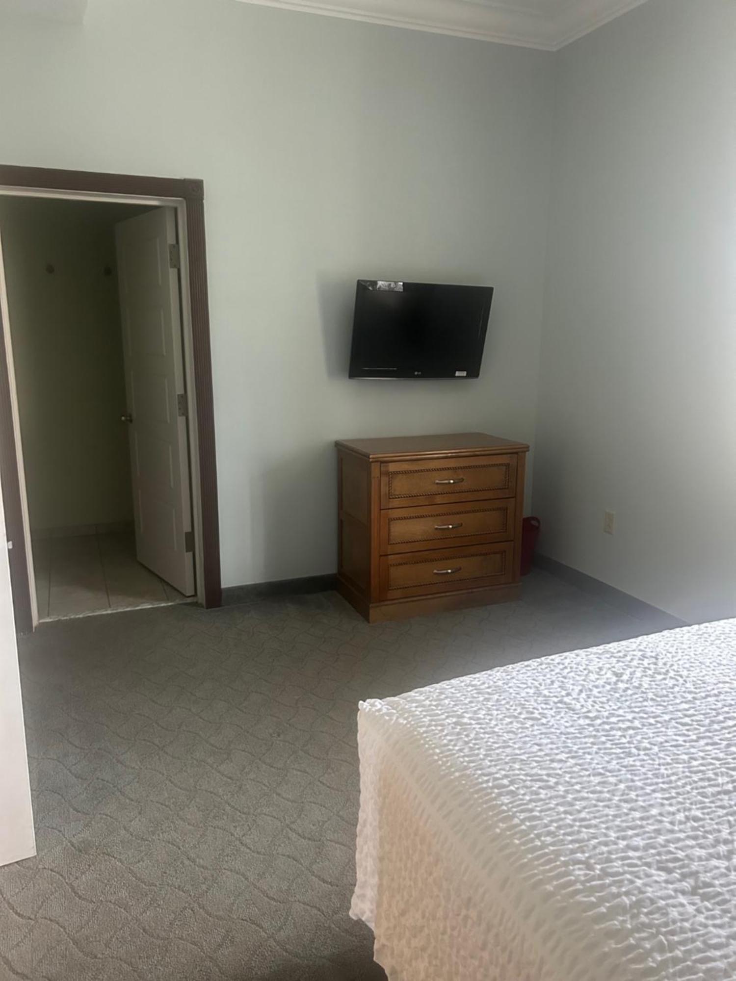 Sackets Harbor Harbor House Inn מראה חיצוני תמונה