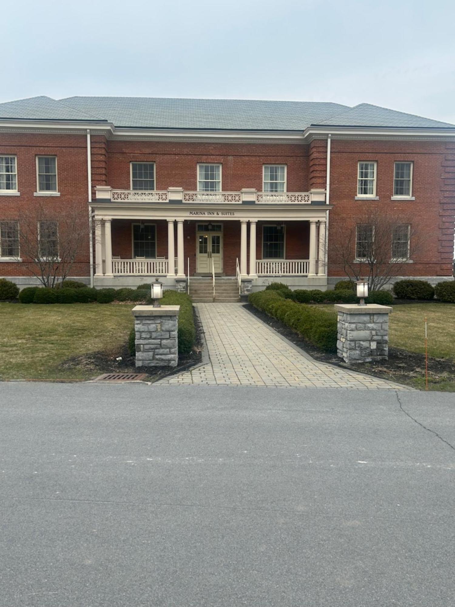 Sackets Harbor Harbor House Inn מראה חיצוני תמונה