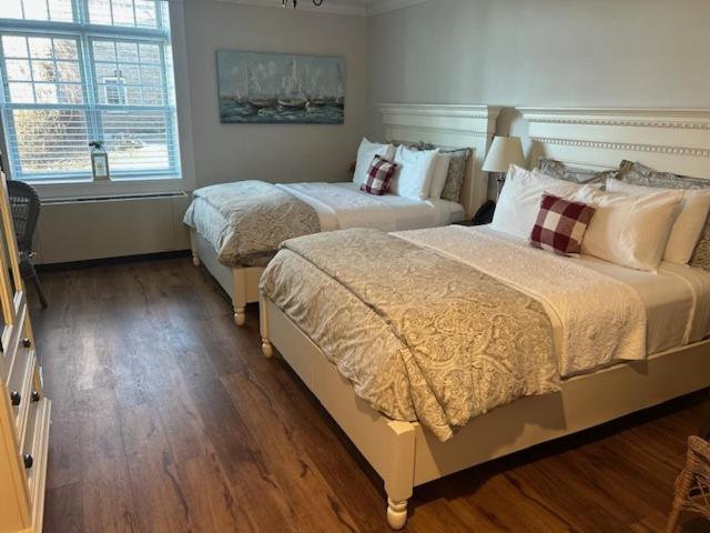 Sackets Harbor Harbor House Inn מראה חיצוני תמונה