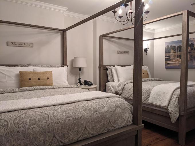 Sackets Harbor Harbor House Inn מראה חיצוני תמונה