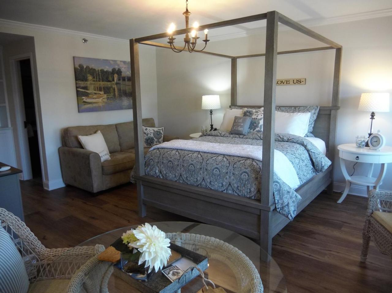 Sackets Harbor Harbor House Inn מראה חיצוני תמונה