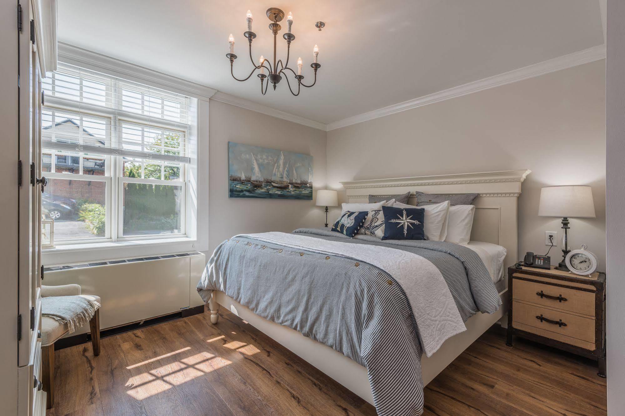 Sackets Harbor Harbor House Inn מראה חיצוני תמונה