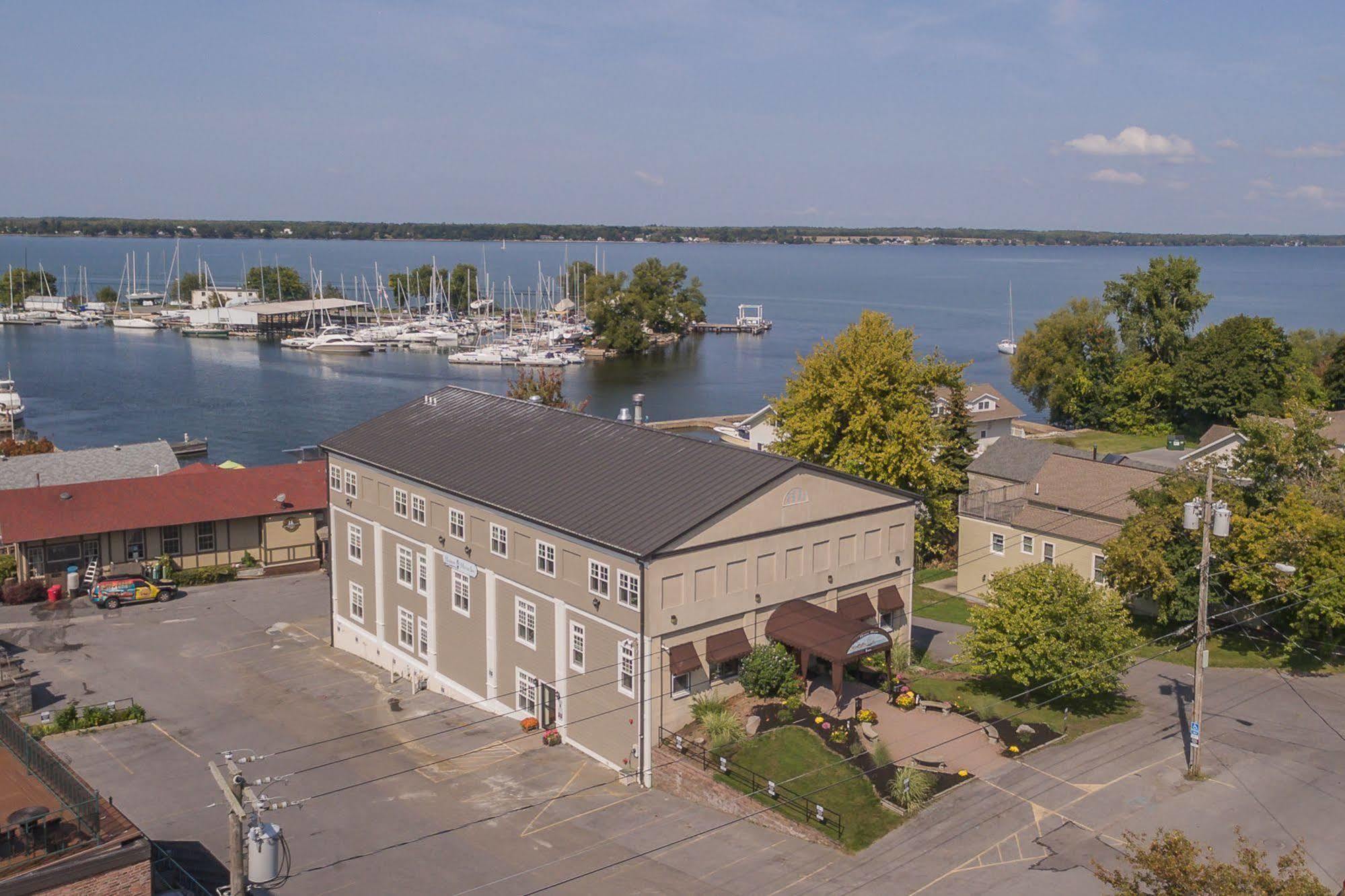 Sackets Harbor Harbor House Inn מראה חיצוני תמונה