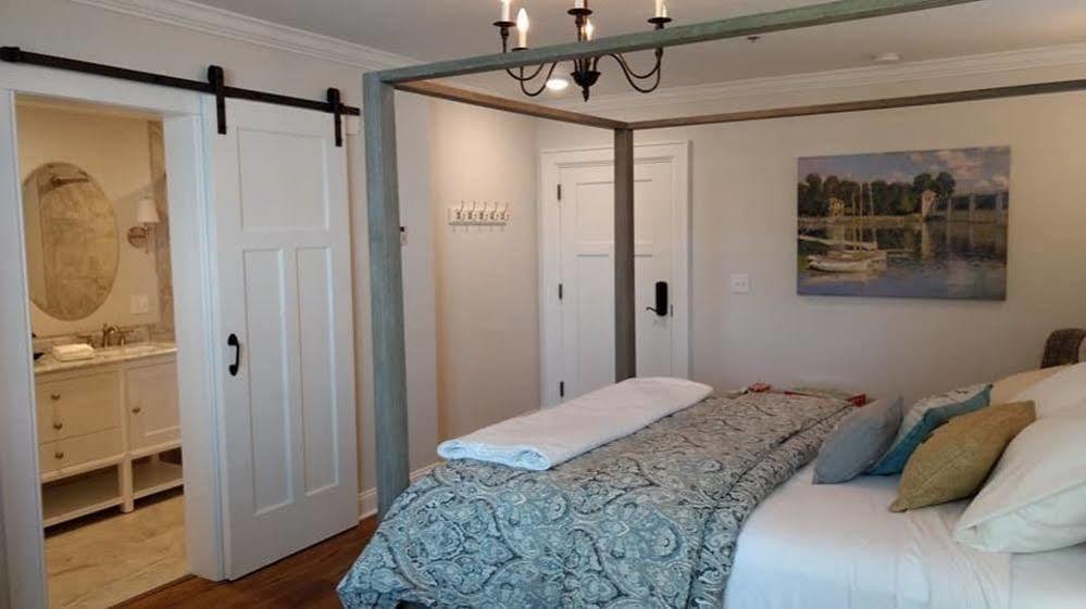 Sackets Harbor Harbor House Inn מראה חיצוני תמונה