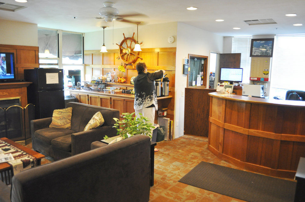 Sackets Harbor Harbor House Inn מראה חיצוני תמונה