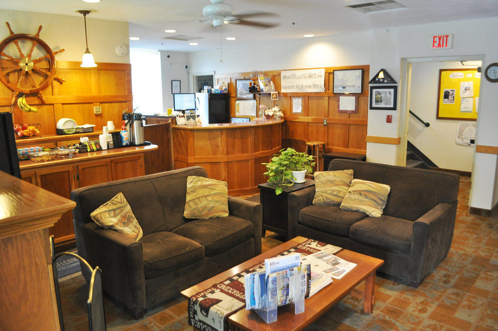 Sackets Harbor Harbor House Inn מראה חיצוני תמונה