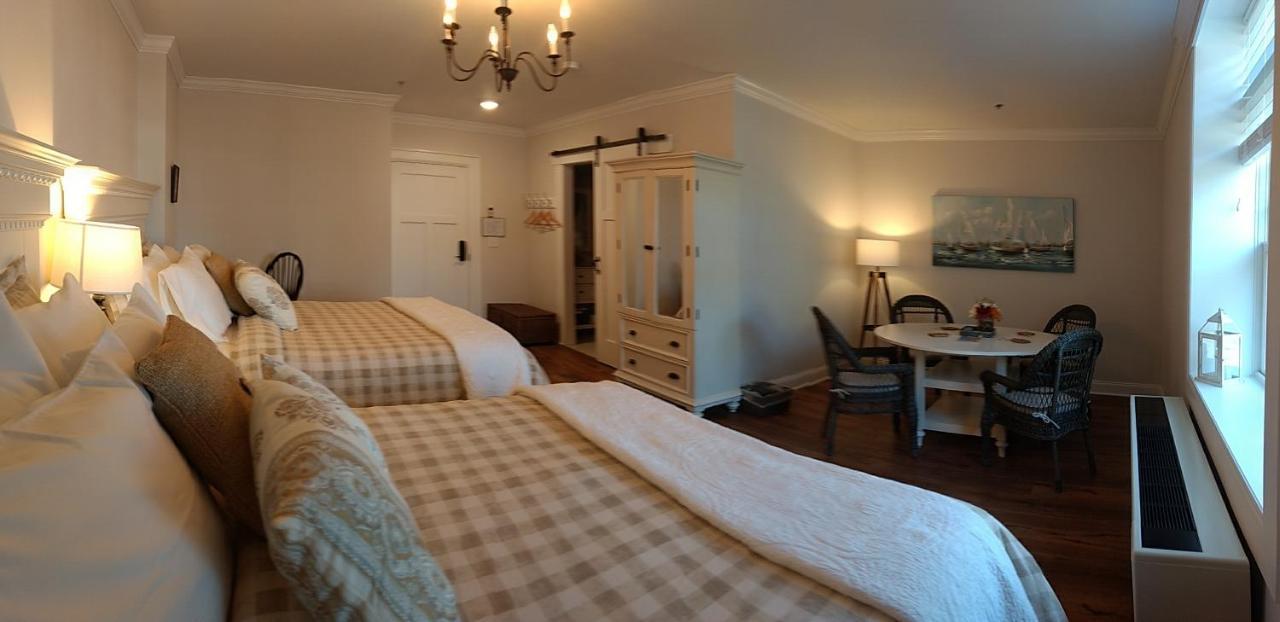 Sackets Harbor Harbor House Inn מראה חיצוני תמונה