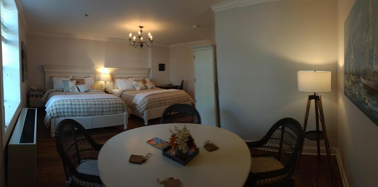 Sackets Harbor Harbor House Inn מראה חיצוני תמונה